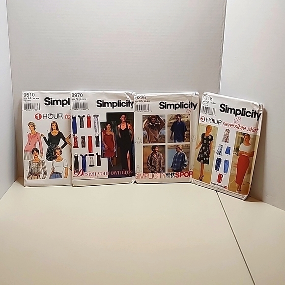 Simplicity Sewing Patterns LOT of 4 - Picture 1 of 3